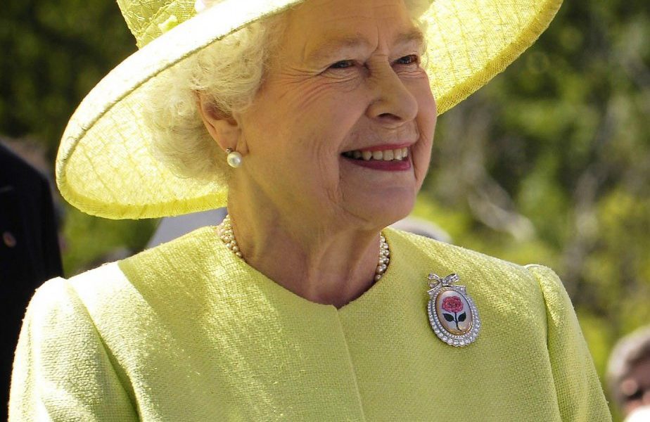 reine Elizabeth II (crédits image : Image par WikiImages de Pixabay)