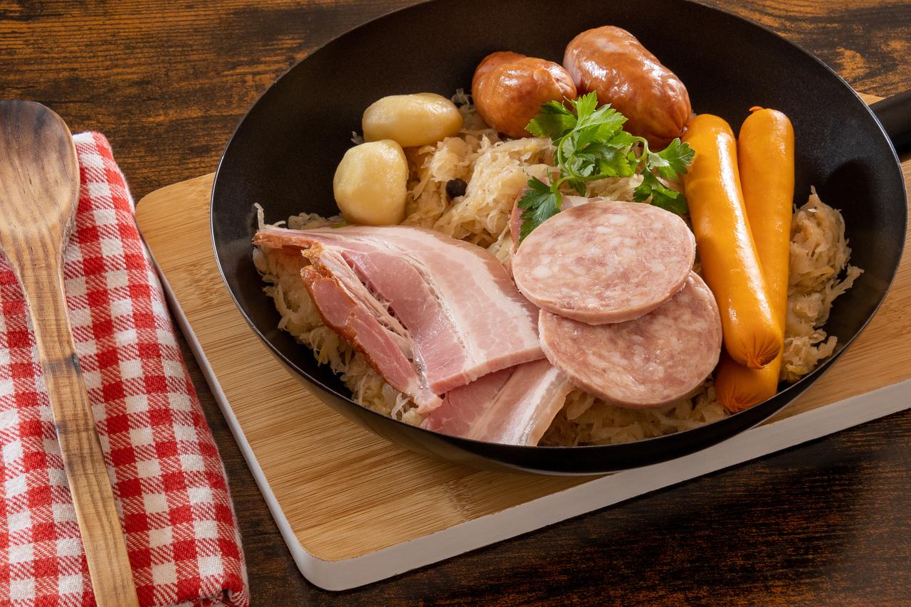 Recette de la choucroute à l&amp;#39;alsacienne : un plat incontournable aux ...