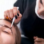 Maquillage permanent : la solution beauté ultime ou un risque à éviter ?