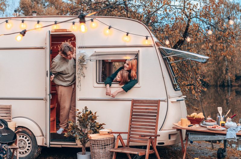 Installer un mobile-home ou une caravane dans son jardin : est-ce possible et sous quelles conditions ?