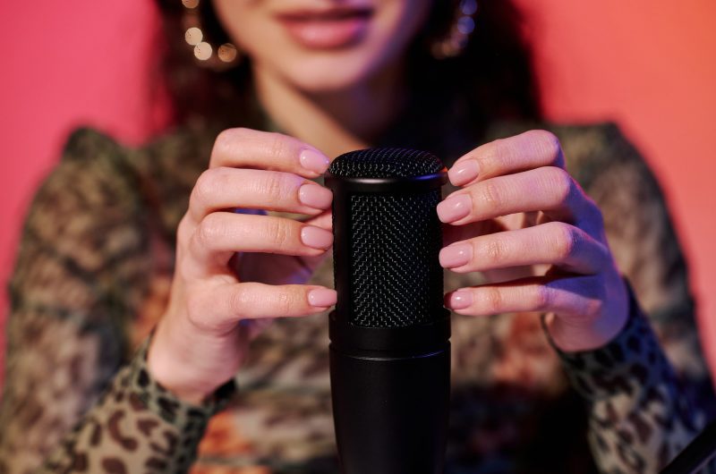 S'endormir plus vite : 5 raisons d'écouter de l'ASMR pour dormir rapidement