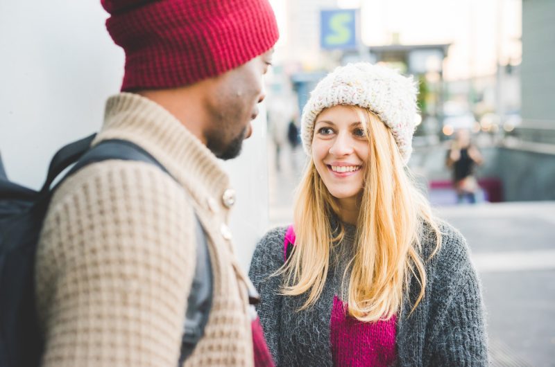 Drague : 20 Questions captivantes à poser à une fille pour maintenir une conversation passionnante