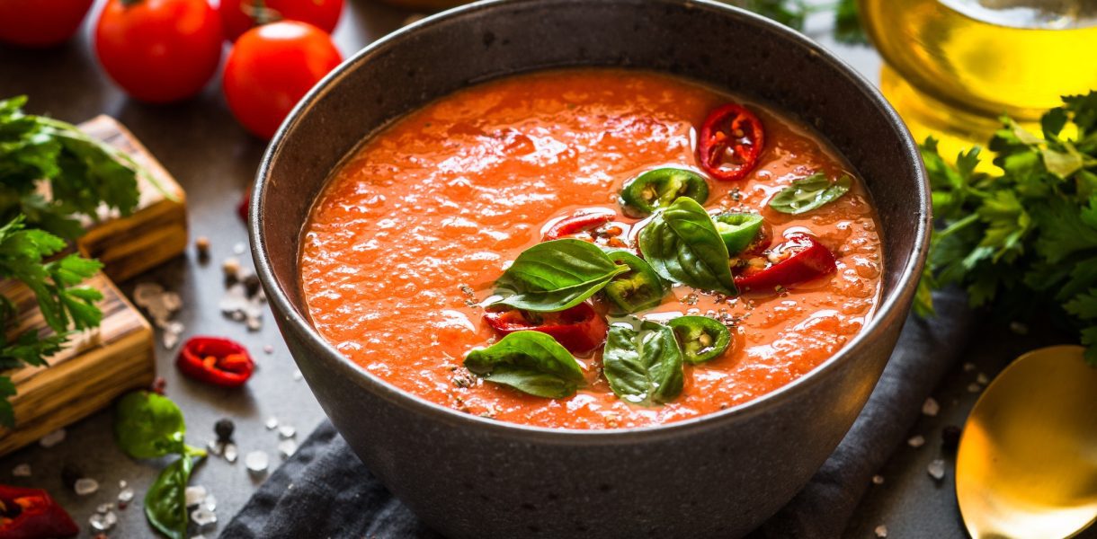 Envie de fraicheur ? Voici les meilleures recettes de gazpacho rafraîchissant pour un été savoureux et désaltérant