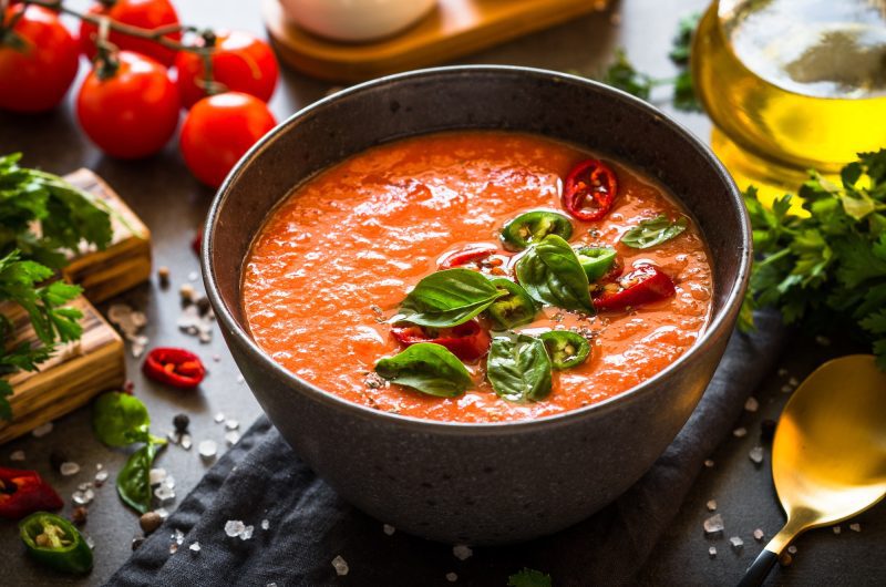 Envie de fraicheur ? Voici les meilleures recettes de gazpacho rafraîchissant pour un été savoureux et désaltérant