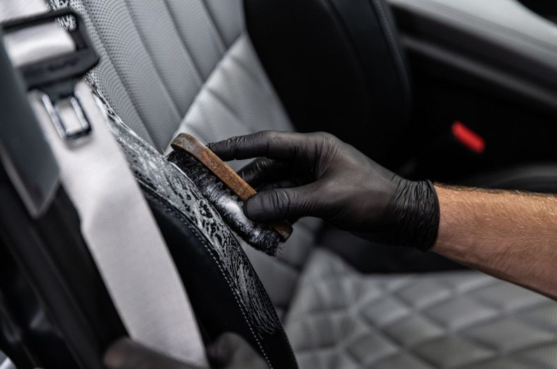 Nettoyez efficacement sièges voiture tissu