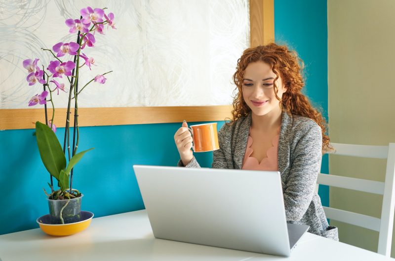 Optimiser son espace de travail à domicile : conseils et idées d'aménagement pour un bureau performant et agréable