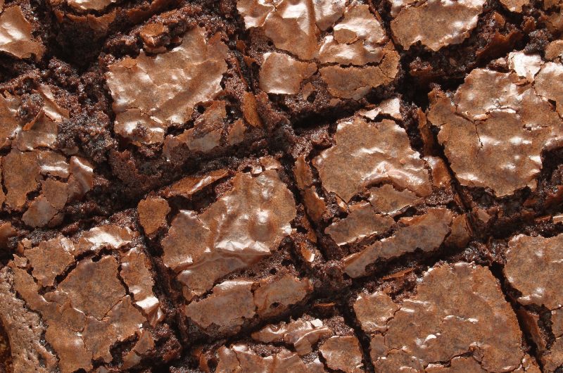 La recette traditionnelle de brownies pour un goûter fondant et craquant