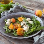 Salade abricots chèvre frais noix