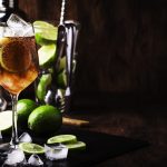 Le Long Island Iced Tea : histoire, recette et variations d'un cocktail mythique