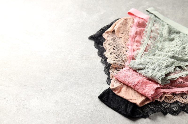 La mystérieuse petite poche des culottes pour femmes : 4 utilisations surprenantes