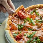 La pizza, une spécialité culinaire italienne ? Découvrons sa véritable origine