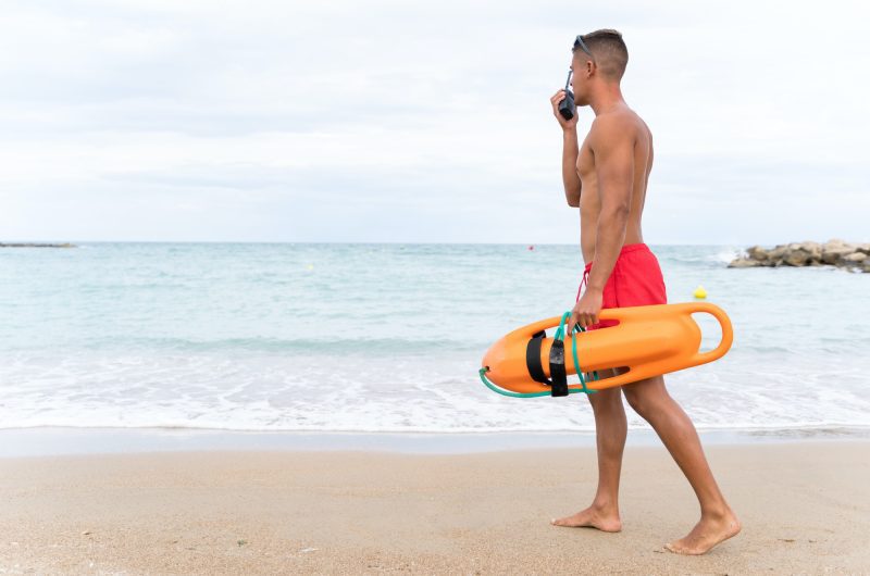 Vacances d'été : Voici les 8 comportements irritants à la plage qui perturbent la mission des sauveteurs