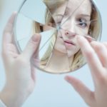 9 comportements révélateurs d'une faible estime de soi