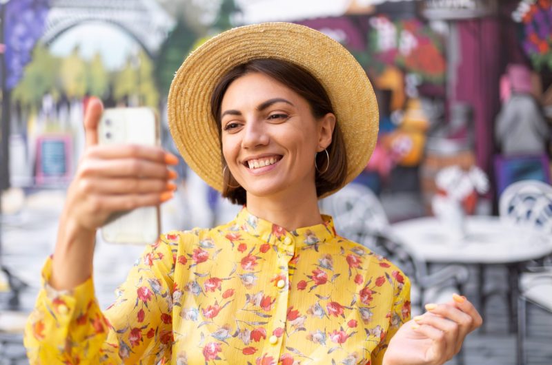 Ces petites habitudes, bien souvent inconscientes, peuvent révéler beaucoup de choses sur votre personnalité !