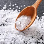 Les multiples facettes du sel d'oseille : 6 utilisations insoupçonnées à la maison