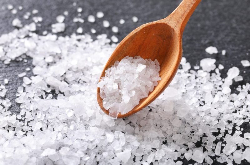 Les multiples facettes du sel d'oseille : 6 utilisations insoupçonnées à la maison