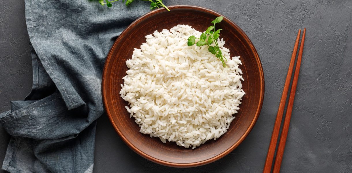 Voici pourquoi il ne faut surtout pas laisser le riz ou les pâtes refroidir à température ambiante trop longtemps !