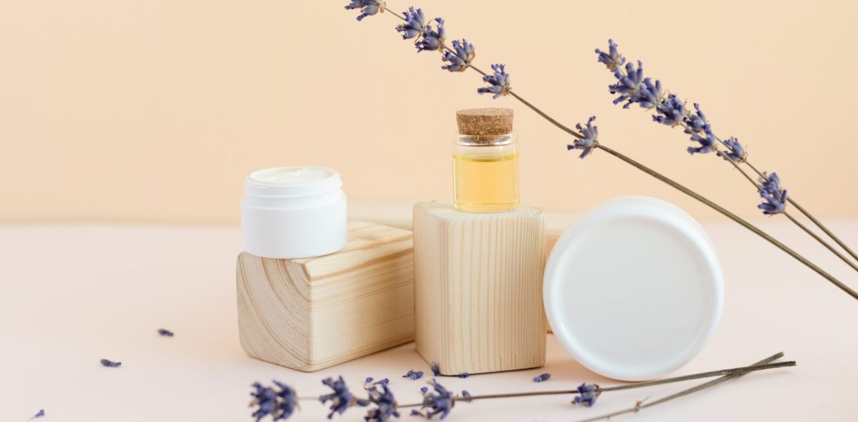 6 huiles essentielles incontournables à toujours avoir à la maison !