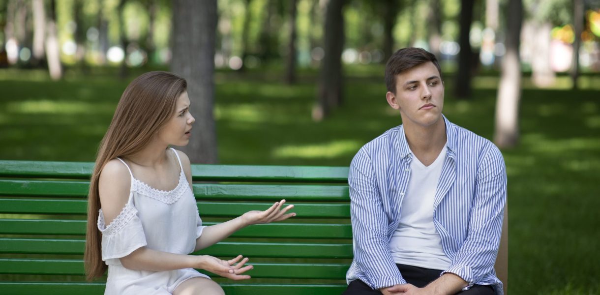 8 signes qui révèlent que vous êtes malheureusement le problème dans votre relation !