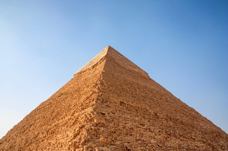 Pyramides d'Égypte : cette incroyable théorie sur leur construction pourrait-elle enfin apporter une explication convaincante ?