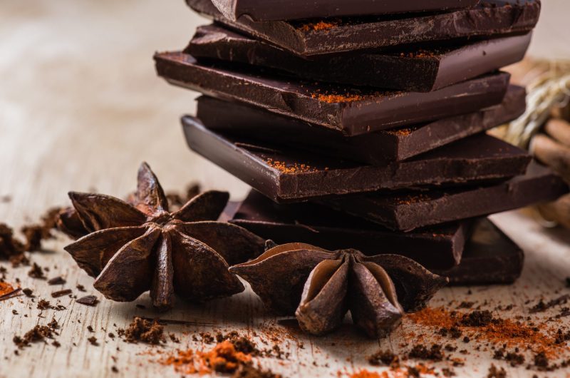 Délectez-vous de chocolat sans ajouter un gramme à votre poids : découvrez le secret