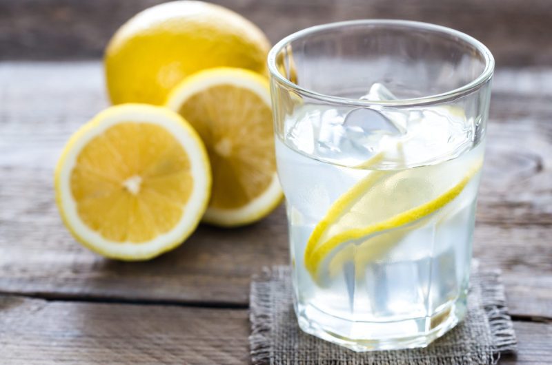 Le pouvoir miraculeux de l'eau citronnée : Un bouclier pour votre système immunitaire