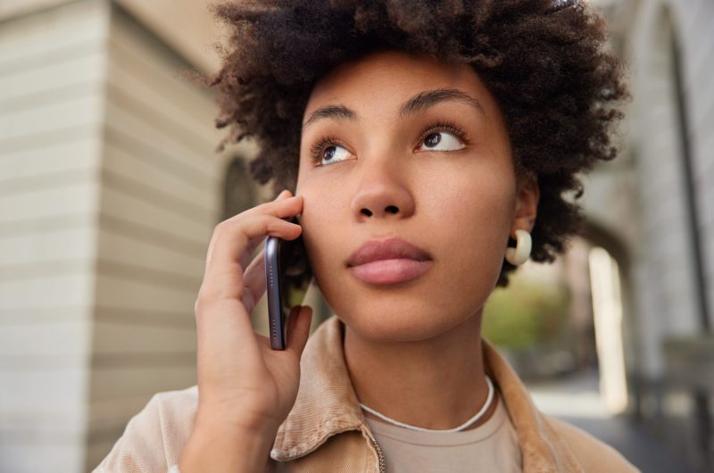 Quelles sont les raisons de notre appréhension à passer des appels téléphoniques ?