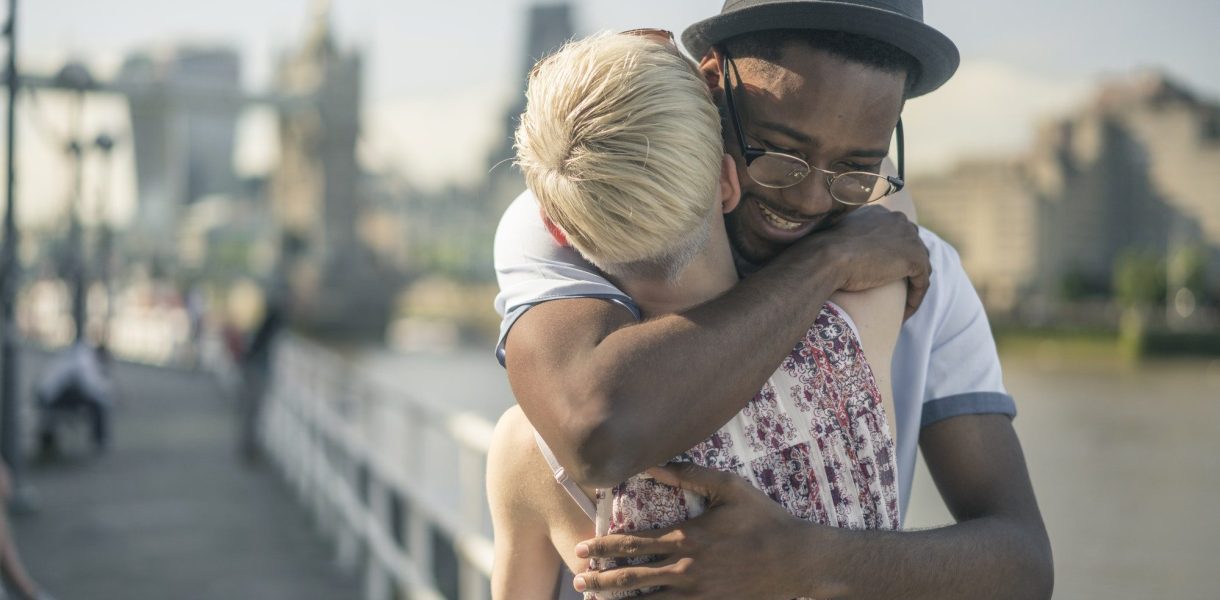 12 signes subtils qui révèlent le besoin d'intimité de votre partenaire