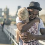 12 signes subtils qui révèlent le besoin d'intimité de votre partenaire