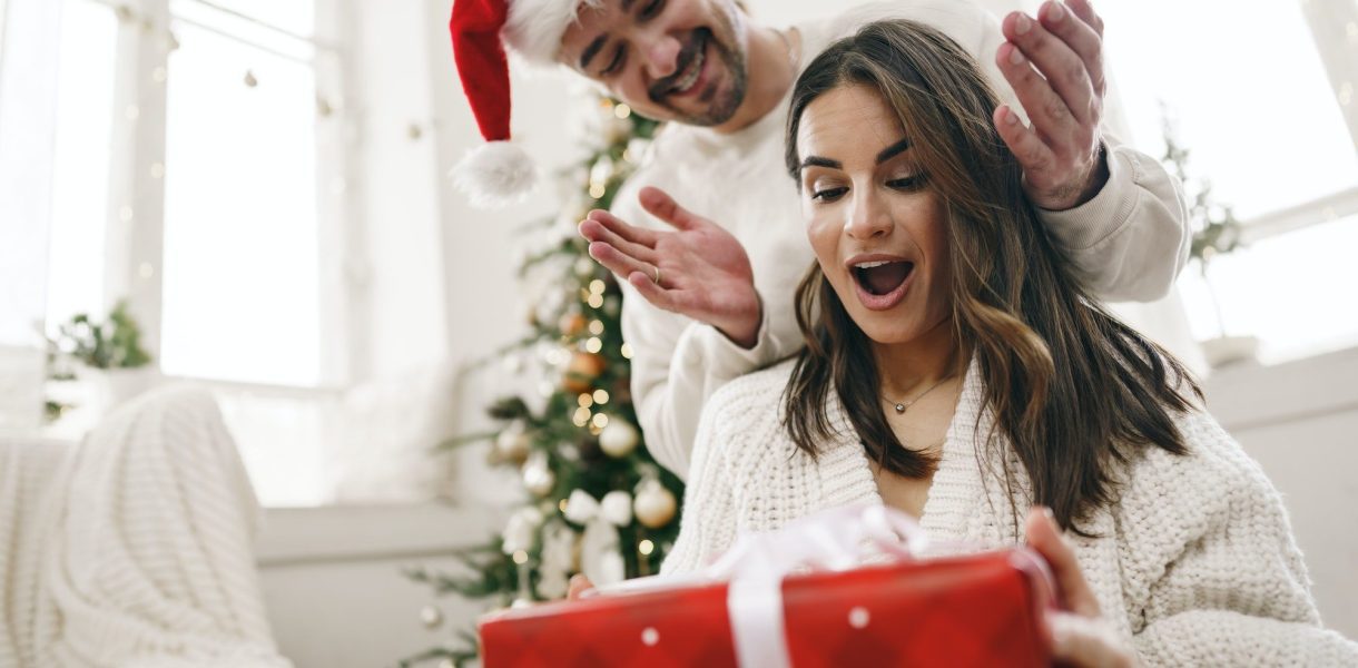 Idées cadeaux Noël couple : voici des suggestions originales pour surprendre et ravir votre partenaire