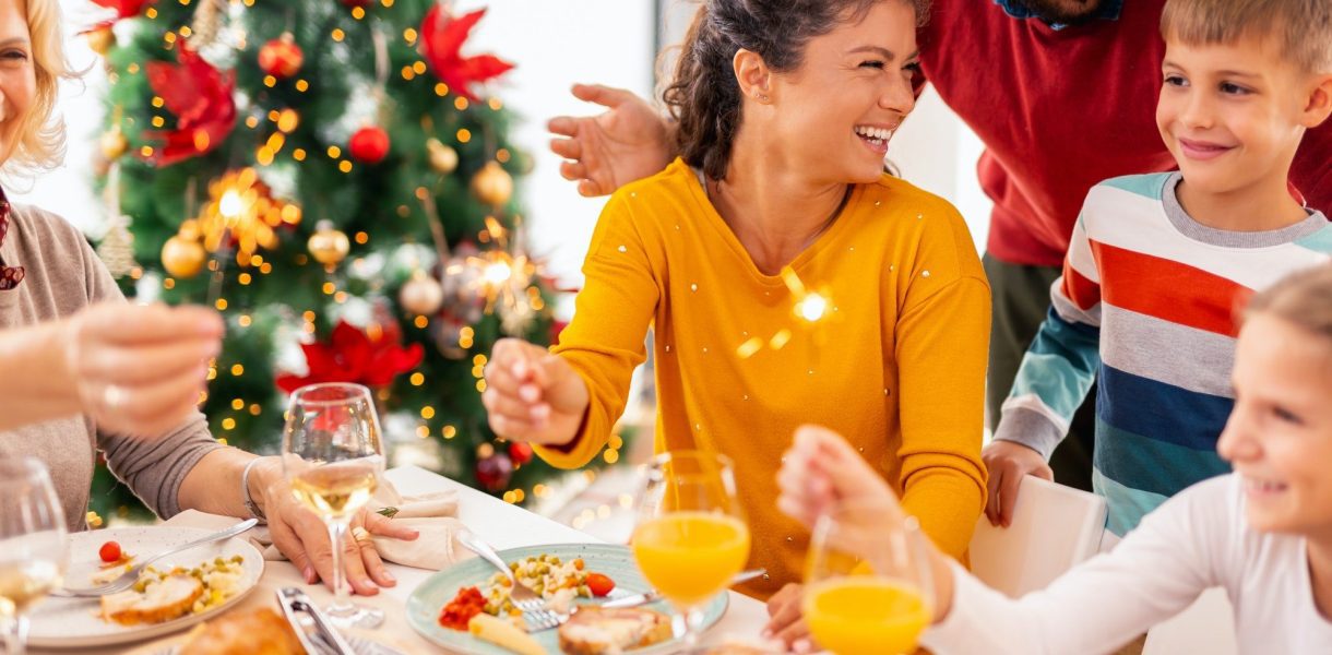 Trois jeux hilarants pour animer vos soirées de Noël en famille