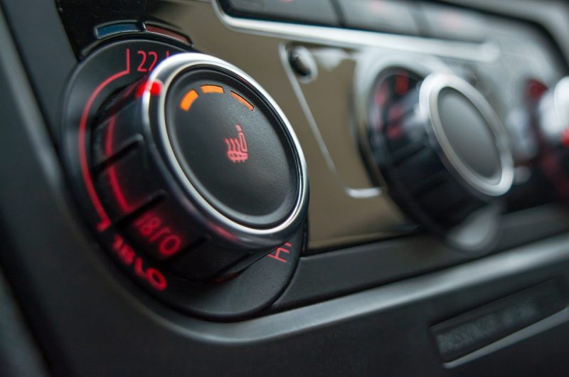 Voici comment réchauffer rapidement votre voiture en hiver !