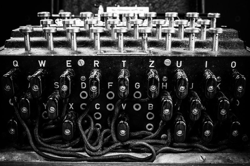Les Codes Secrets de la Seconde Guerre Mondiale : Plongée dans l'univers fascinant de la Cryptographie et de l'Espionnage