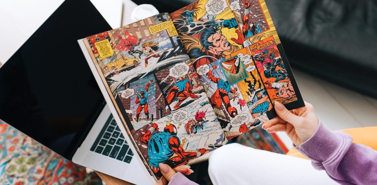 Plongez dans l'univers des 12 bandes dessinées incontournables pour redécouvrir l'enfance