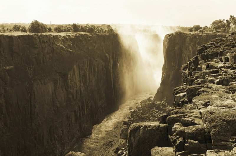 Plongée au cœur de l'Aventure aux chutes Victoria : témoignages de touristes émerveillés