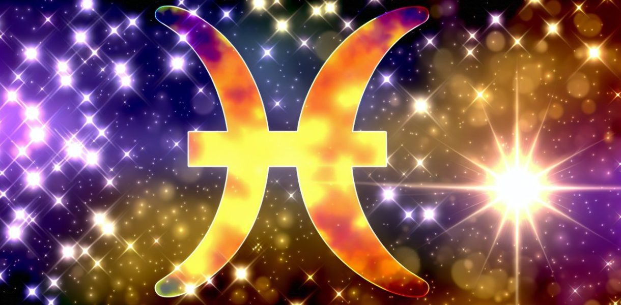 Un symbole du signe astrologique du Poisson brillant sous un ciel étoilé.