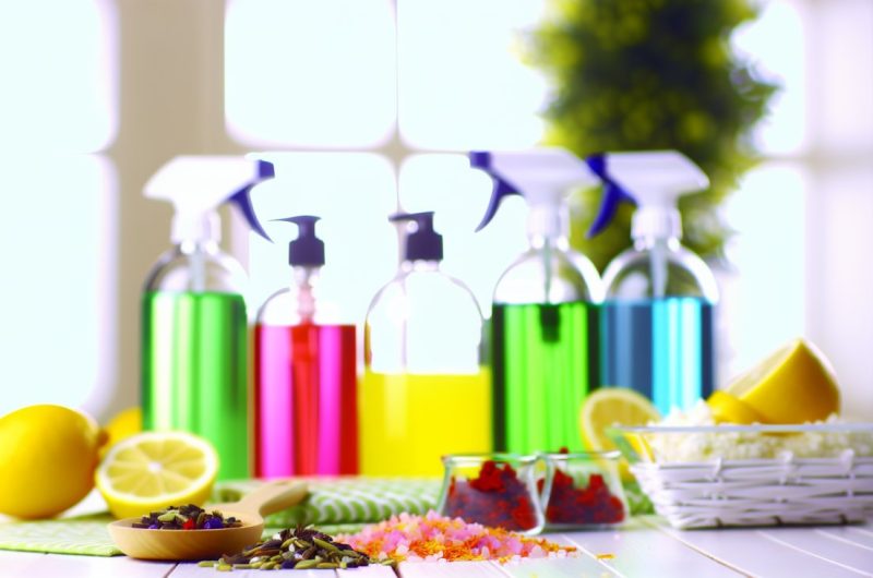 4 recettes de nettoyants multi-usages pour parfumer et embellir votre maison