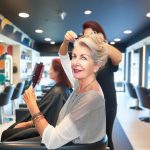 50 ans et plus : découvrez 10 coupes de cheveux tendance pour sublimer votre beauté