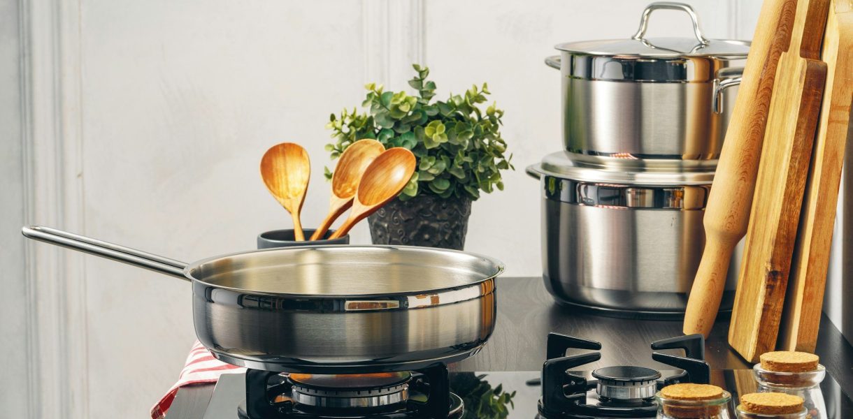 7 astuces faciles pour nettoyer tous les types de poêles et casseroles