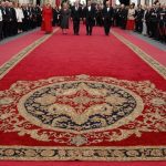 Le mystère du tapis rouge : Pourquoi les tapis de cérémonie sont-ils rouges ?