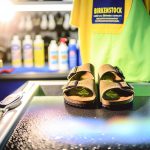 Nettoyez vos Birkenstock comme un pro : retrouvez des sandales fraîches et comme neuves
