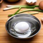 Éplucher facilement vos œufs durs en ajoutant ça dans l'eau avant la cuisson !