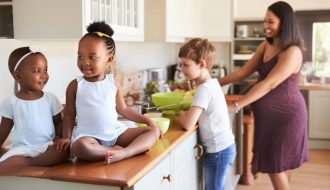 8 conseils indispensables pour créer une cuisine adaptée aux enfants