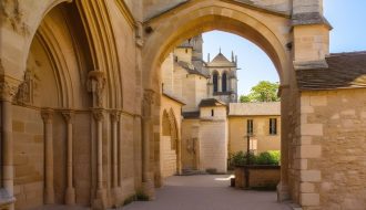 Les joyaux médiévaux de France : plongez dans l'histoire à travers les plus belles cités médiévales
